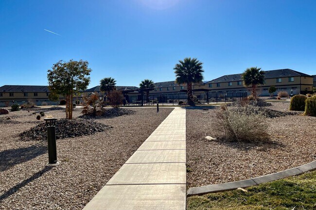 Building Photo - Blackhawk Townhome! Incredible Amenities!!