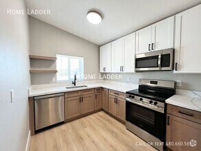 Building Photo - 1124 E Polk St