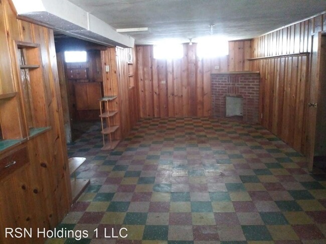 Building Photo - 2 br, 1 bath House - 24400 Hawthorne Dr