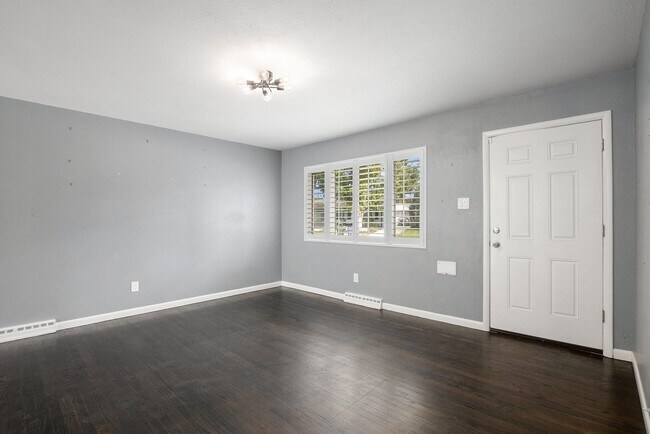 Photo - 4 Bedroom 2 Bathroom House-Available NOW!