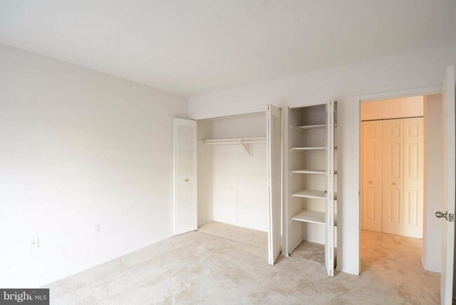 Foto del edificio - 5250 Valley Forge Dr