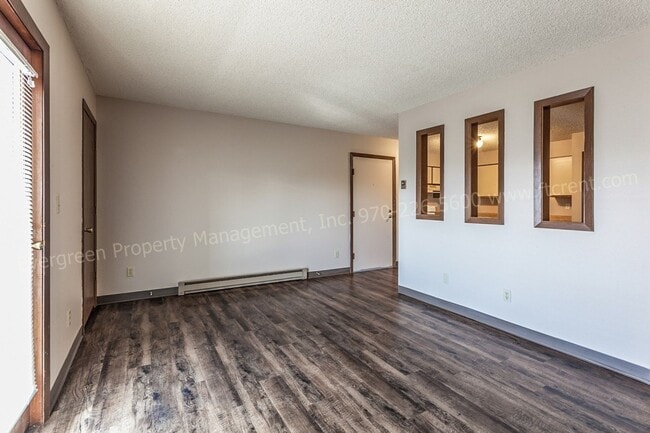 Foto del edificio - 348 Terri Dr