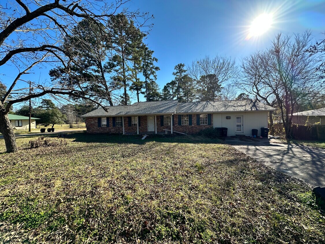 1040 Emily Ln, Mineola, TX 75773 House Rental in Mineola, TX