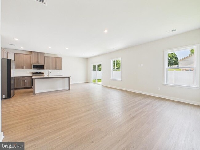 Building Photo - 362 Baker Dr
