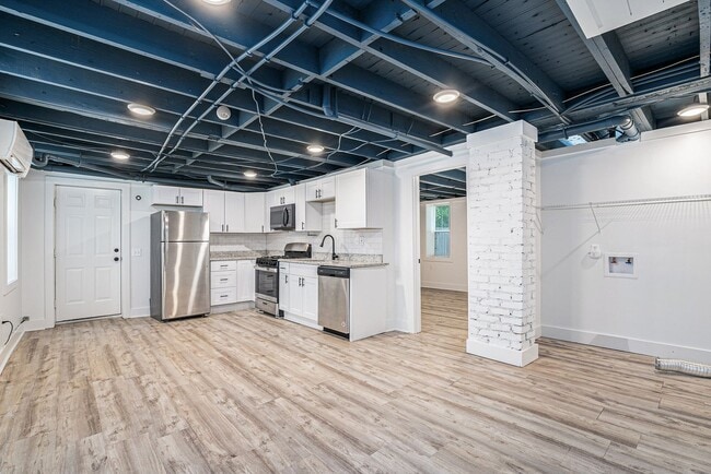 Foto del edificio - 218 Laurel Ave SW