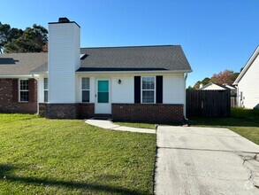 Building Photo - 2302 Knollwood Ln