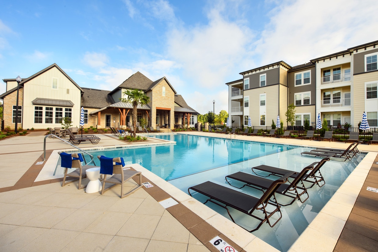 Tapestry at Long Farm Apartments in Baton Rouge, LA