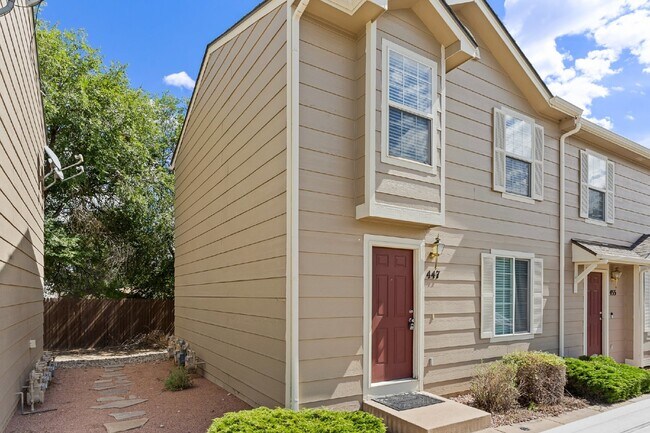 Foto del edificio - Move-In Ready 2-Bed Townhome with A/C & Fi...