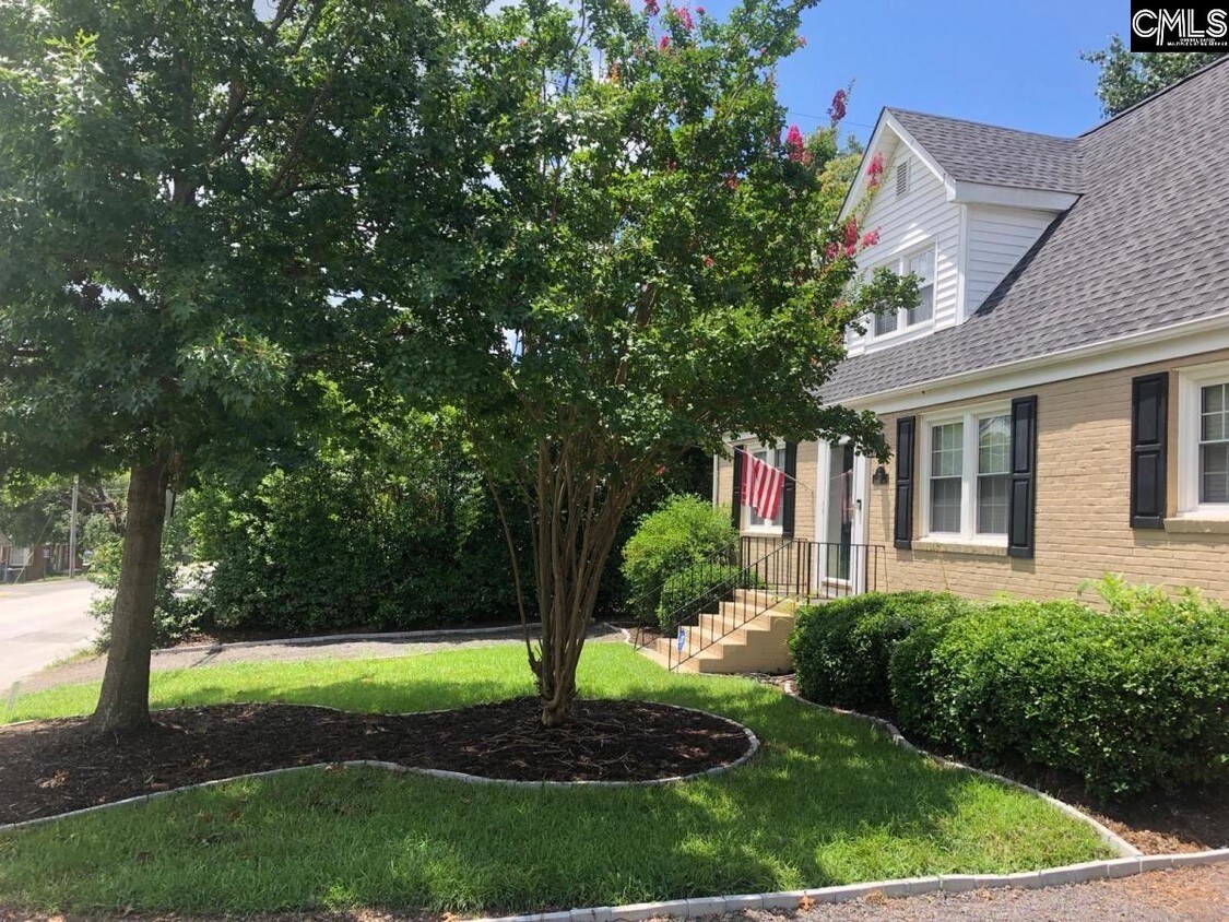 Foto principal - 215 Kilbourne Rd