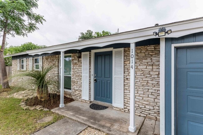 Building Photo - 1014 Morey Peak Dr