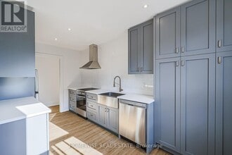 Building Photo - 2066 Yonge St