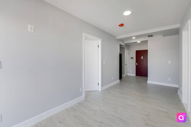 Foto del edificio - 1079 Lafayette Ave