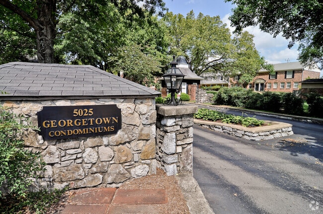 Building Photo - 5025 Hillsboro Pike