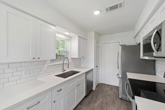 Building Photo - 1703 Millbury Dr