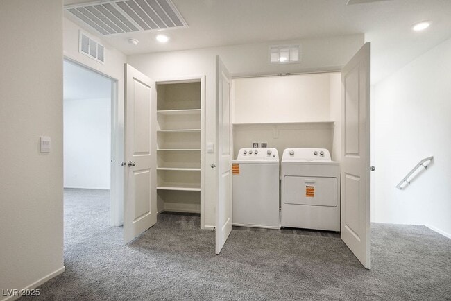 Foto del edificio - 6184 Hibiscus Gdn St