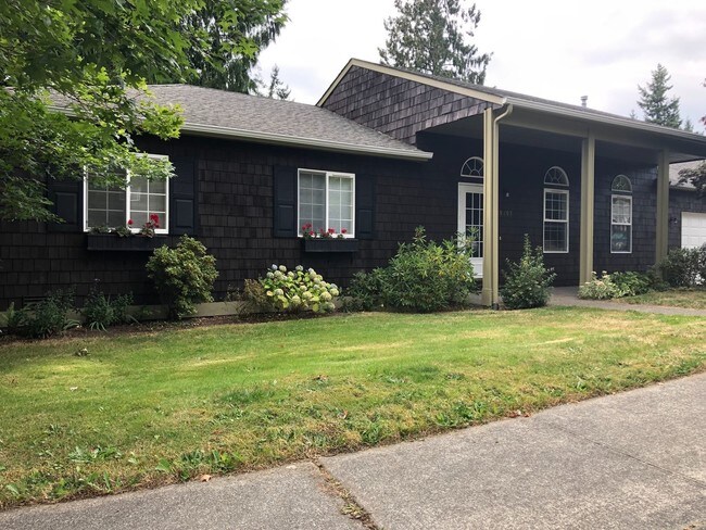 Building Photo - 3 br, 2 bath House - 19297 Schooner Ct NE