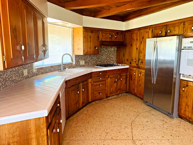 Building Photo - 2835 Verda Ave
