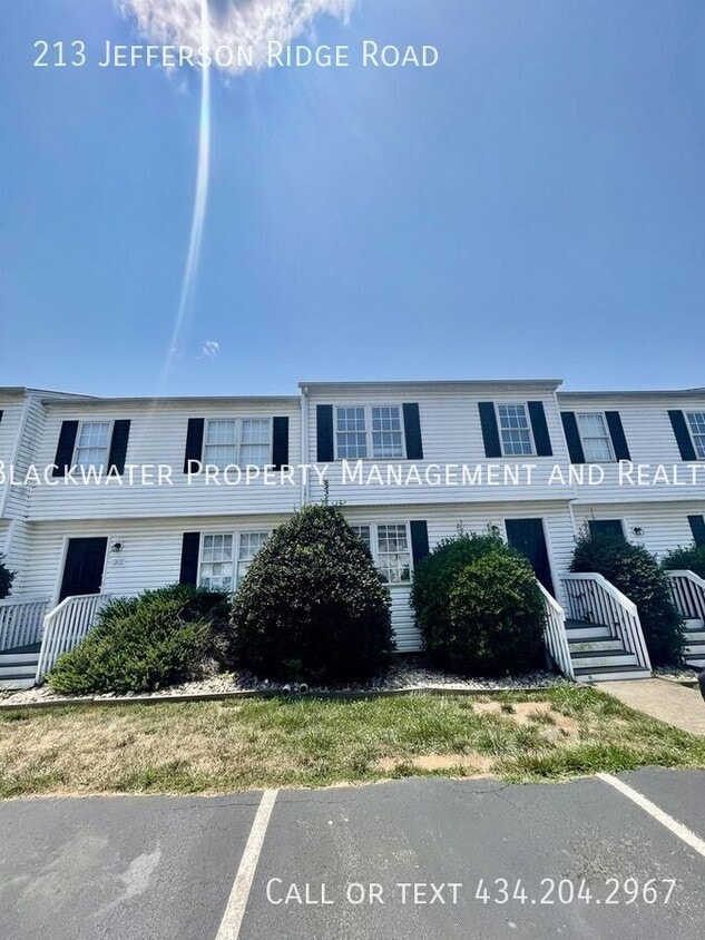 Foto principal - 213 Jefferson Ridge Rd