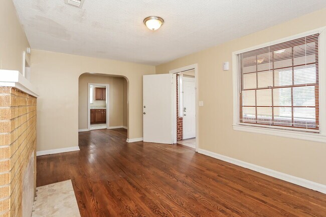 Foto del edificio - 8057 Oakwood St