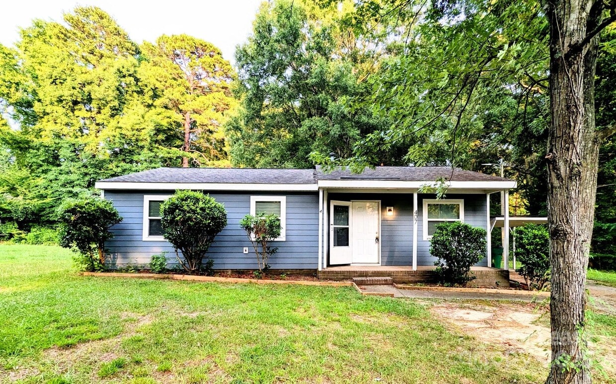 Primary Photo - 407 Stirrup Ct