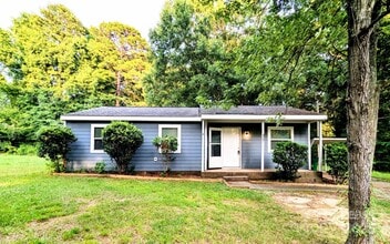 Building Photo - 407 Stirrup Ct