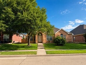 Building Photo - 9505 Thorncliff Dr
