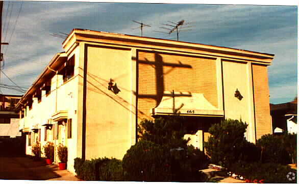 Foto del edificio - 4415 Cartwright Ave
