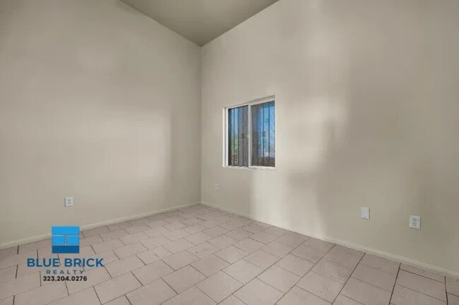 Foto del edificio - 5869 S Figueroa St