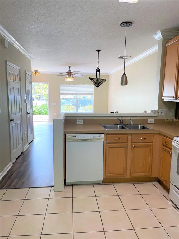 Foto del edificio - 894 Vineland Pl