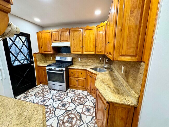 Foto del edificio - 272 Winfield Ave