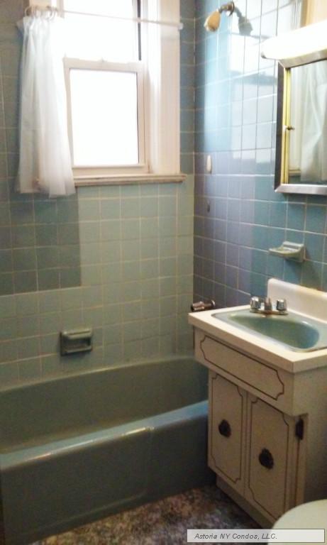 Foto del edificio - 2566 42nd St