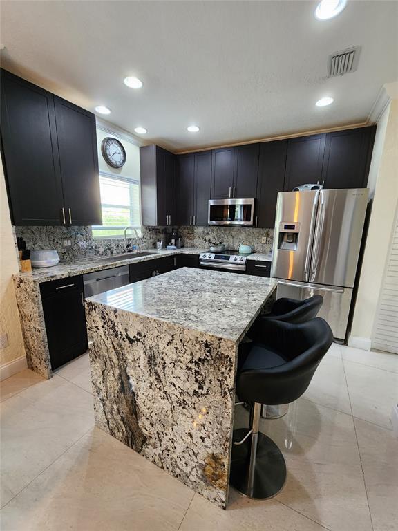 Foto del edificio - 956 NW 126th Ter