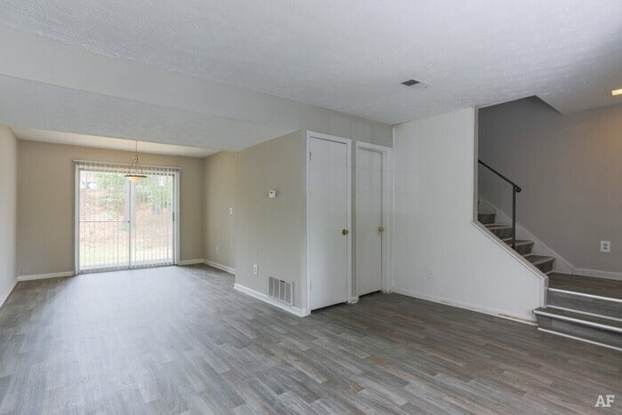 Building Photo - 3360 Penny Ln
