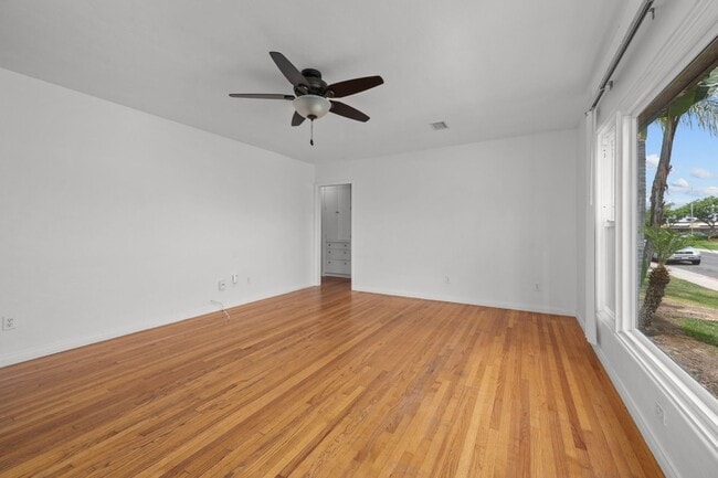 Foto del edificio - Dual private outdoor spaces!