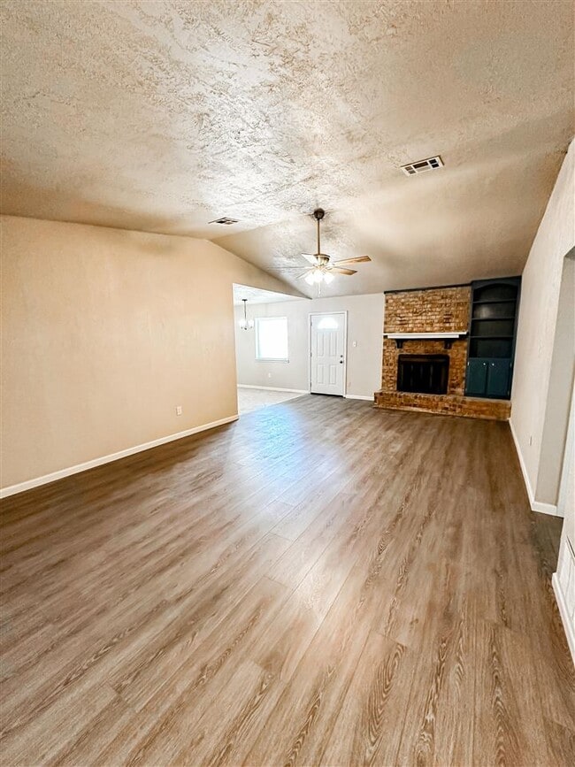 Building Photo - 7603 NW Andrews Ave