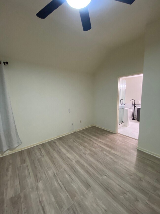 Building Photo - 9518 Willow Lodge Ct