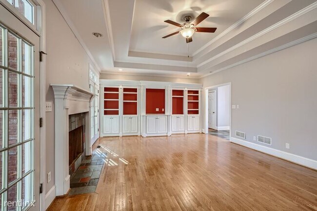 Building Photo - 2711 Pitlochry St SW