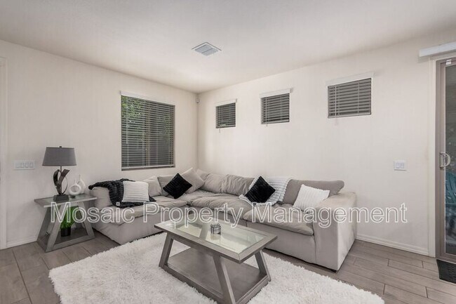 Building Photo - 4044 S 58th Ln