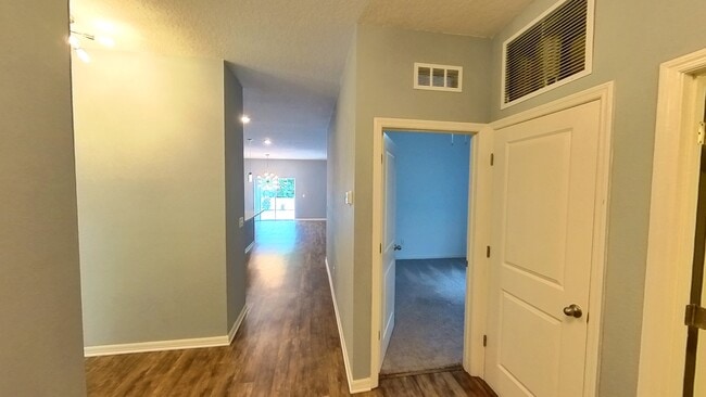 Photo - 3920 Loon Ln House