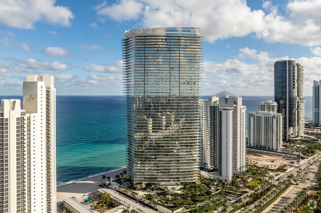 Residences by Armani/Casa