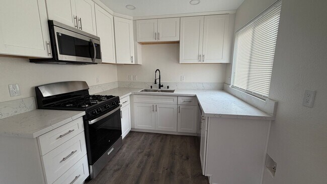 Foto del edificio - MeadSt221-223