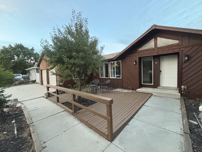 Photo - 11299 Woodhill Dr (Sandy, UT) House