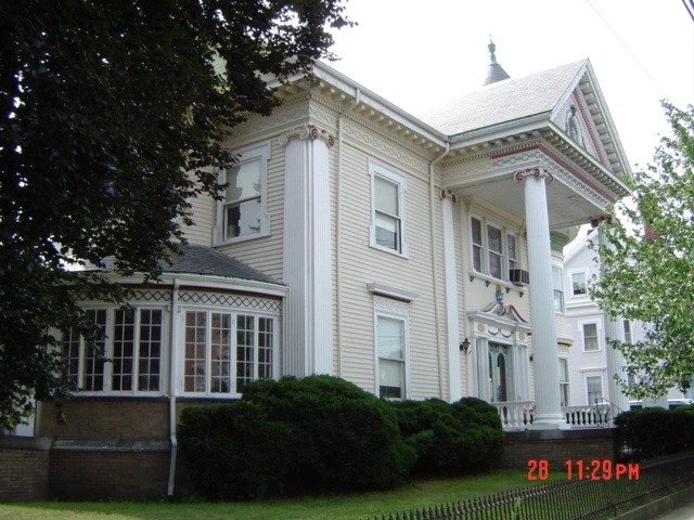 Building Photo - Pioneer House