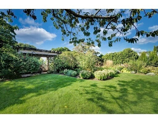 Foto del edificio - 16 Loring Ave