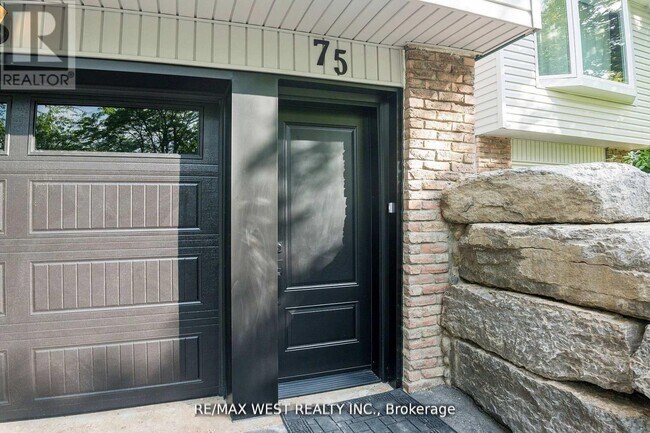 Photo du bâtiment - 75 Wright Crescent