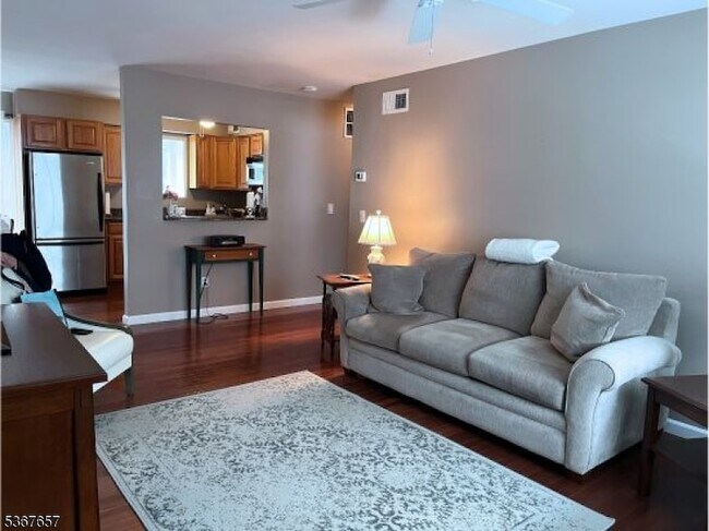 Foto del edificio - 1919B Stonegate Ln