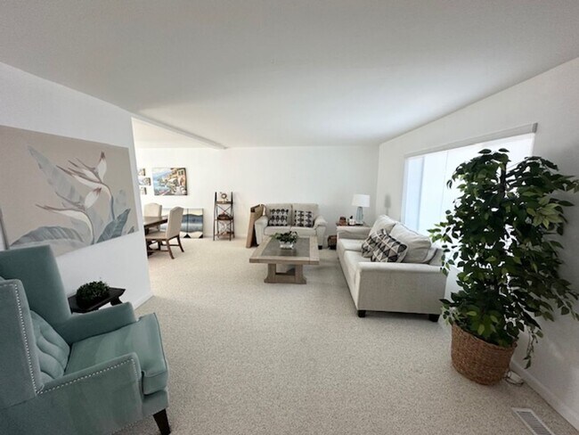 Foto del edificio - San Ramon 5 bed / 2.5 bath, desirable neig...