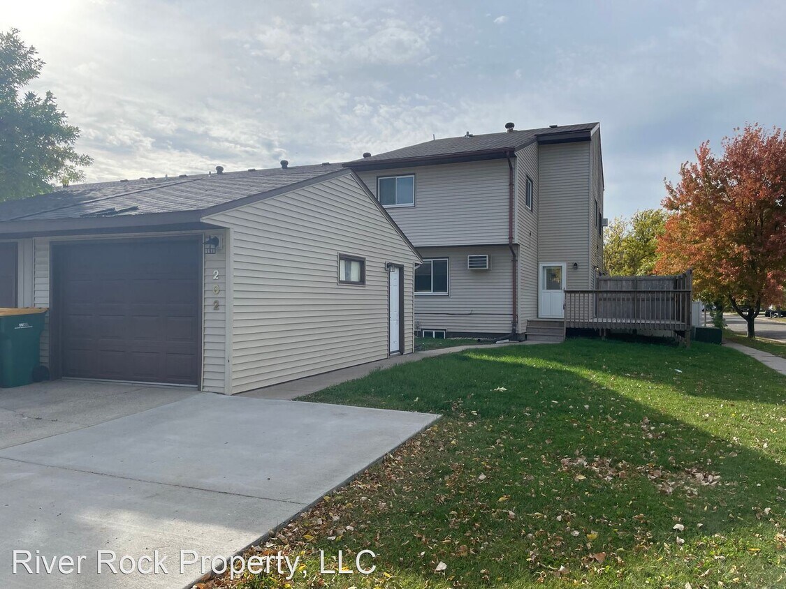 Foto principal - 3 br, 2 bath House - 202 19th St E
