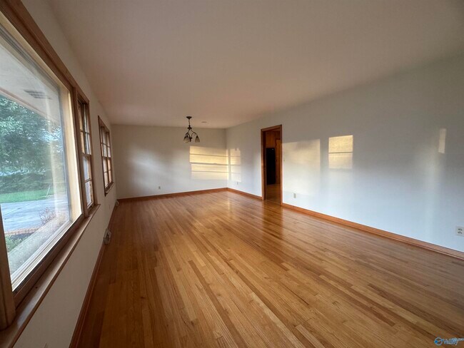 Foto del edificio - 2103 Shannonhouse Rd SW