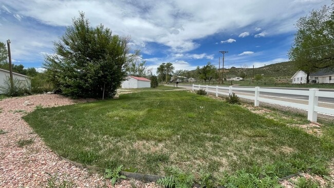 Building Photo - Quaint House close to the Foothills